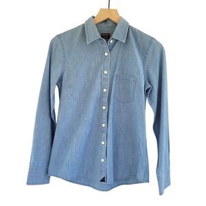 UNTUCKit Women's Light Wash Denim Chambray Button Down Shirt Size 2 XS